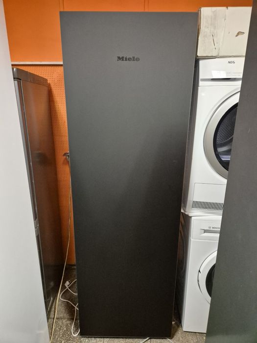 Нов фризер Миеле с транспортен дефект