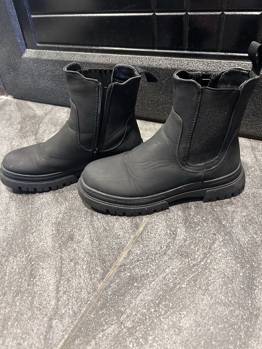 Сладурски боти Reservеd