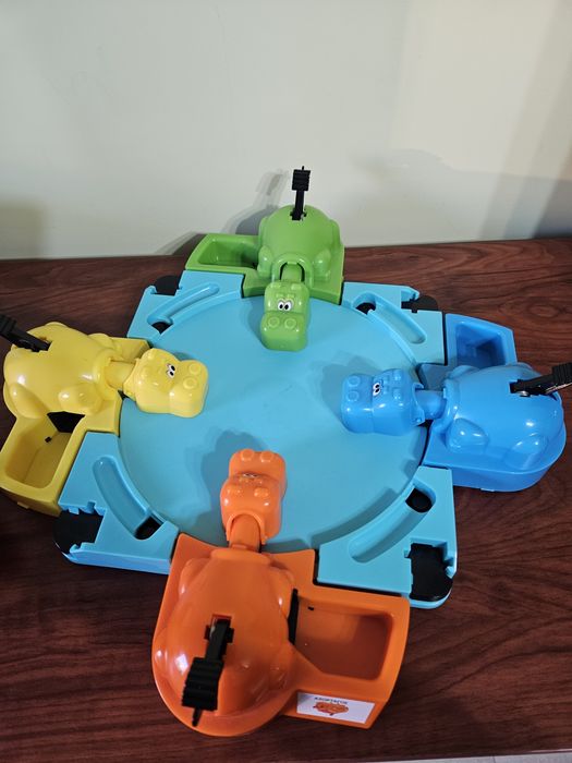 Хипопотами с топчета