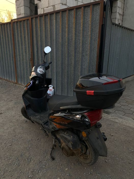 Продам скутер M8