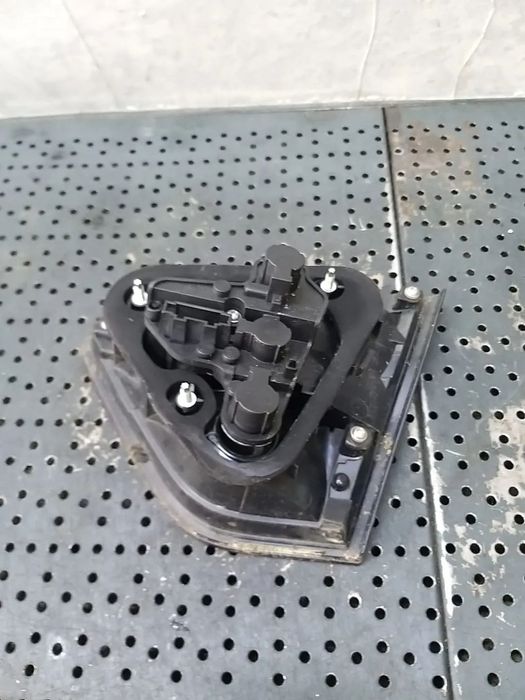 Stop tripla lampa haion stanga seat toledo 4 kg3 18491001