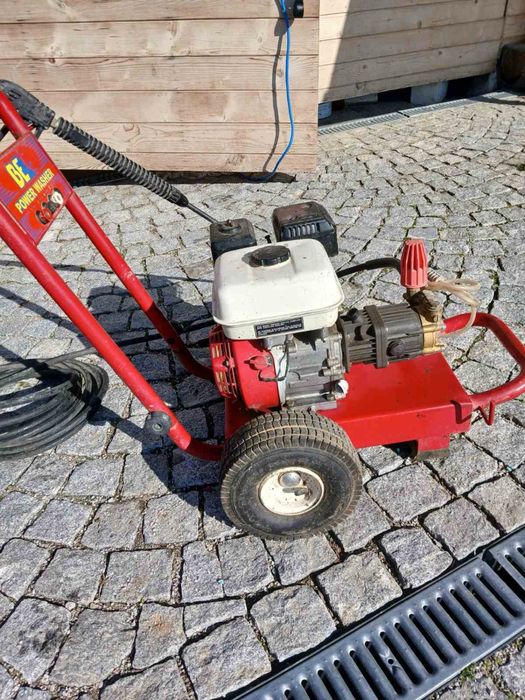 Бензинова водоструйка Хонда