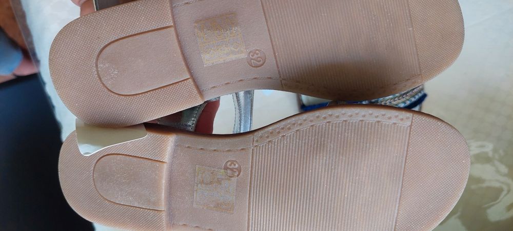 Сандалии для девочки