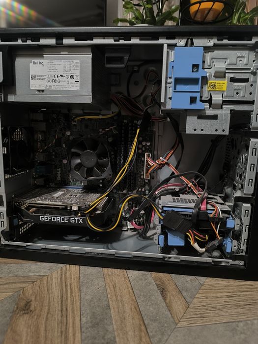 Продавам компютър както за игри така и за работа!