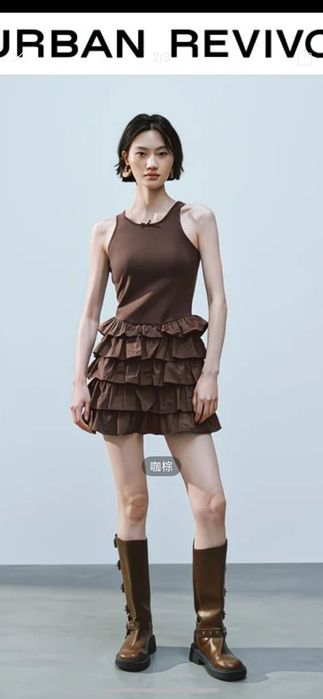 Платье Urban Revivo с этикеткой коричневое