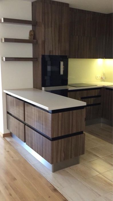 Дава се под наем Тристаен апартамент в Пловдив, Мараша - 135 кв.м за 600 € - Снимка #8