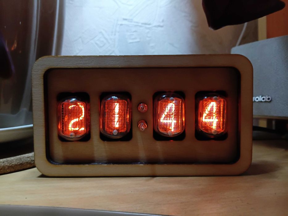 Часы ламповые Новые