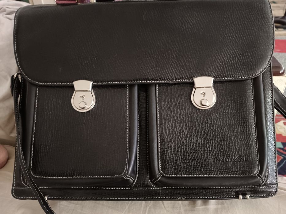 Продам брендовый Портфель