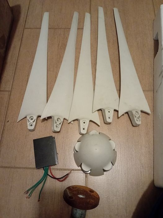 Vând eoliană  cu 5 pale