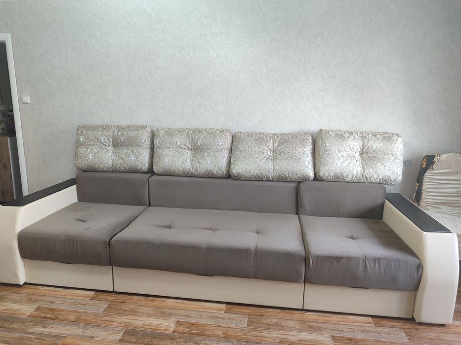 Продаём новый диван 3,5метра, продаём по поводу переезда в другой горо