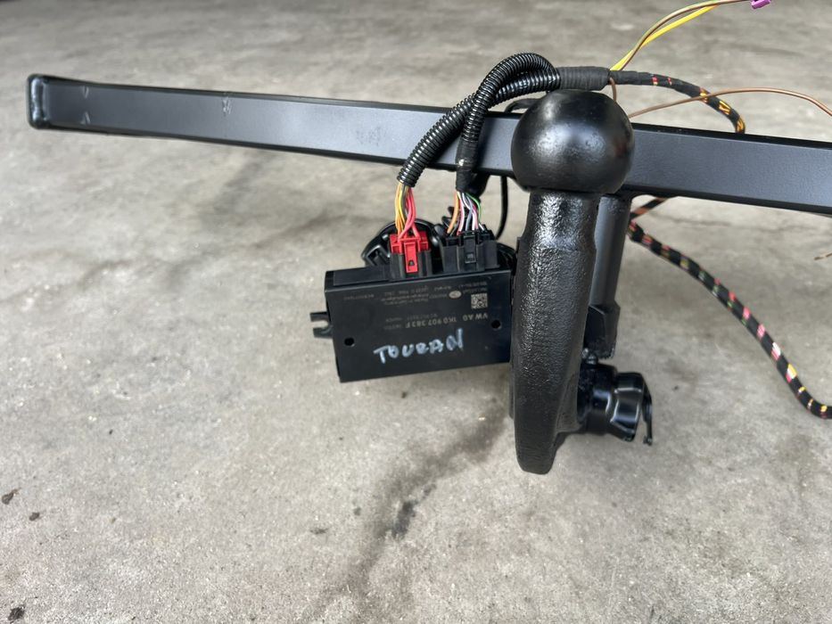 Теглич за Vw Touran 2005 2010 Г цена 150 евро