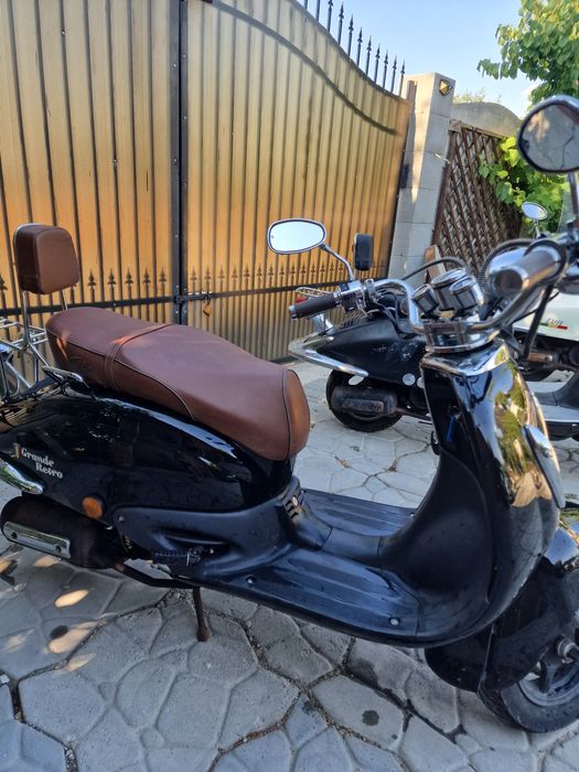 Vand retro scutere fara permis