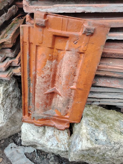 Керемиди втора ръка . 0.40 стотинки за брой