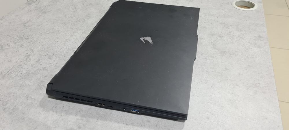 Ноутбук GigaByte Aorus 15
