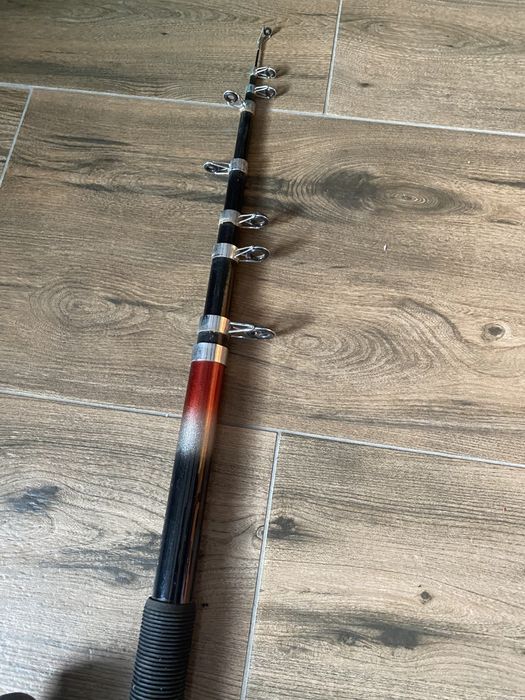 Naluci pentru pescuit  la răpitori ;  Lansetă pescuit