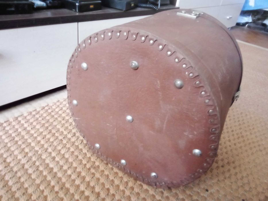 Стара кутия за шапки Христо Т. Желязковъ