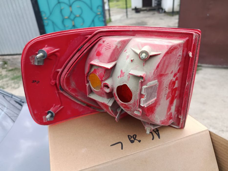 Задние паваротник