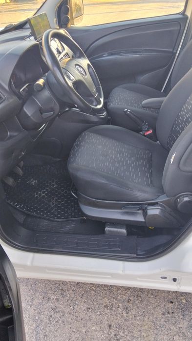 Vând autoutilitară Opel Combo Van