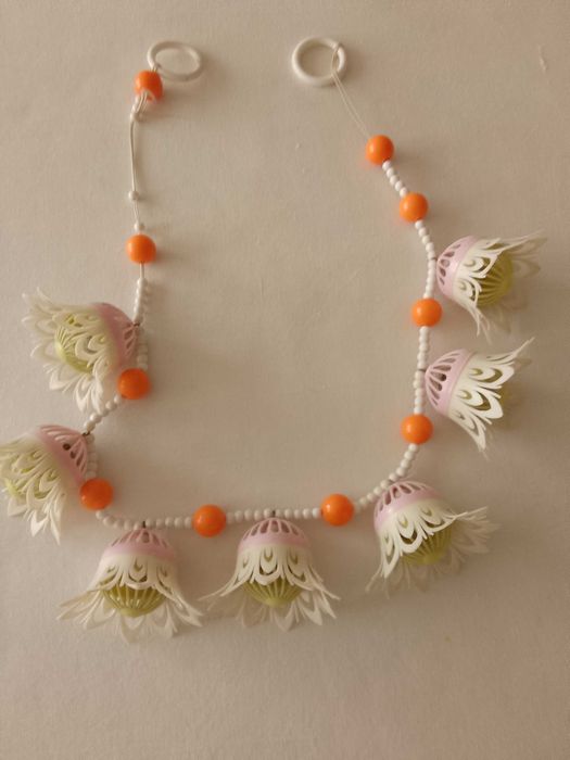 колекционерска ретро верига, 
играчка за легло, количката