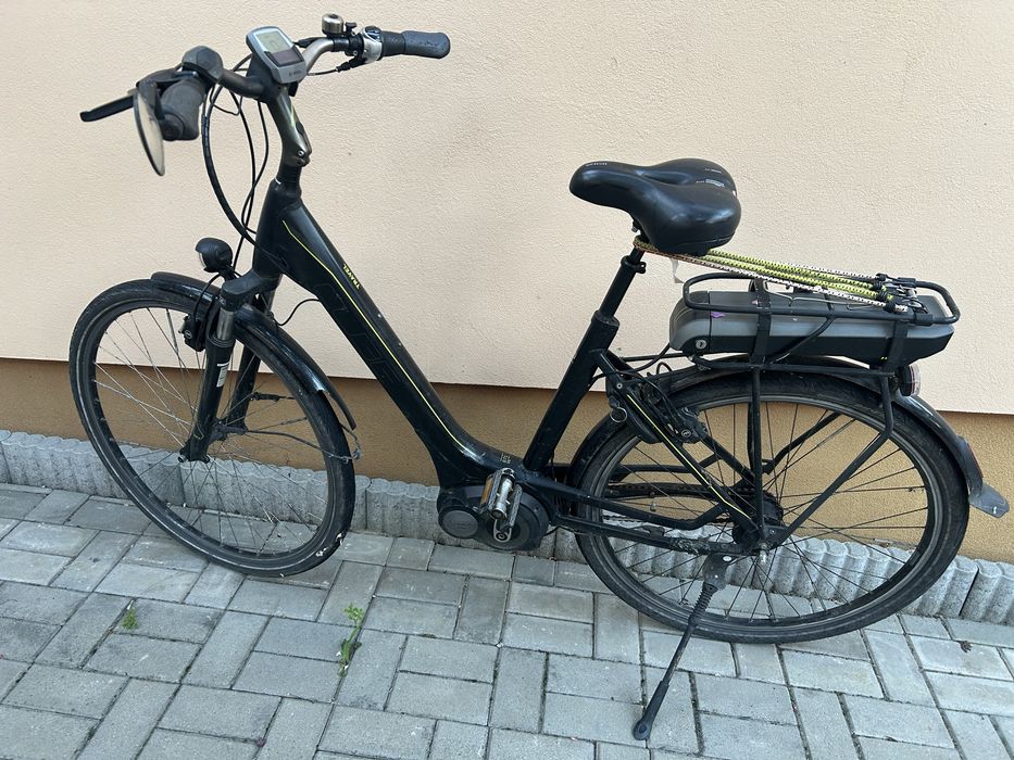 Ebike cube touring hybrid bosch