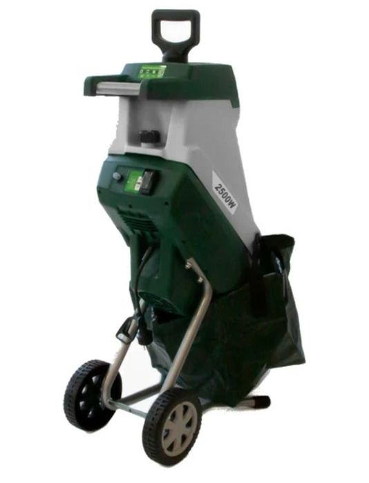 Vand tocător crengi ,folosit foarte puțin ,funcționare că nou