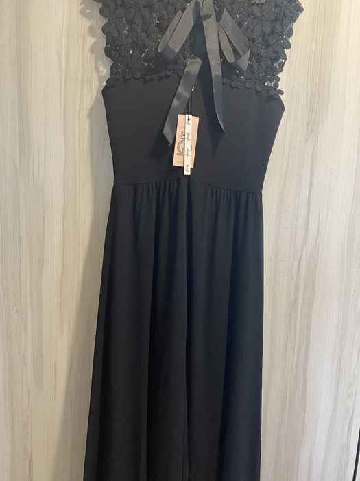 Чисто нова официална рокля