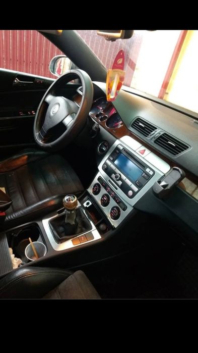 Vând Volkswagen Passat B6l