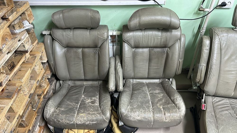 Салон от Nissan Elgrand E51