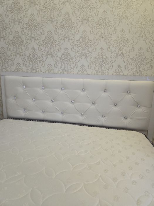 Продам кровать с матрасом 160×190