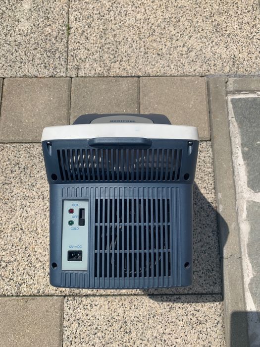 Продавам авто хладилник!