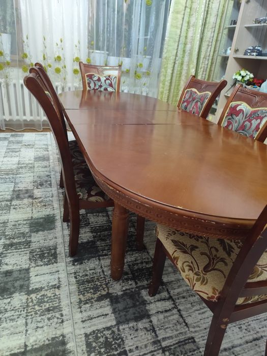 Стол для гостиной