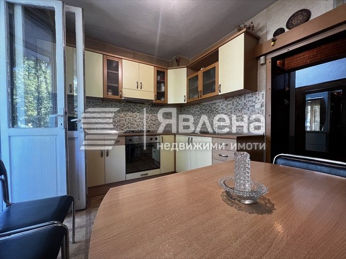 Продава се Тристаен апартамент в София, Славия - 95 кв.м за 3137 €/кв.м - Снимка #3