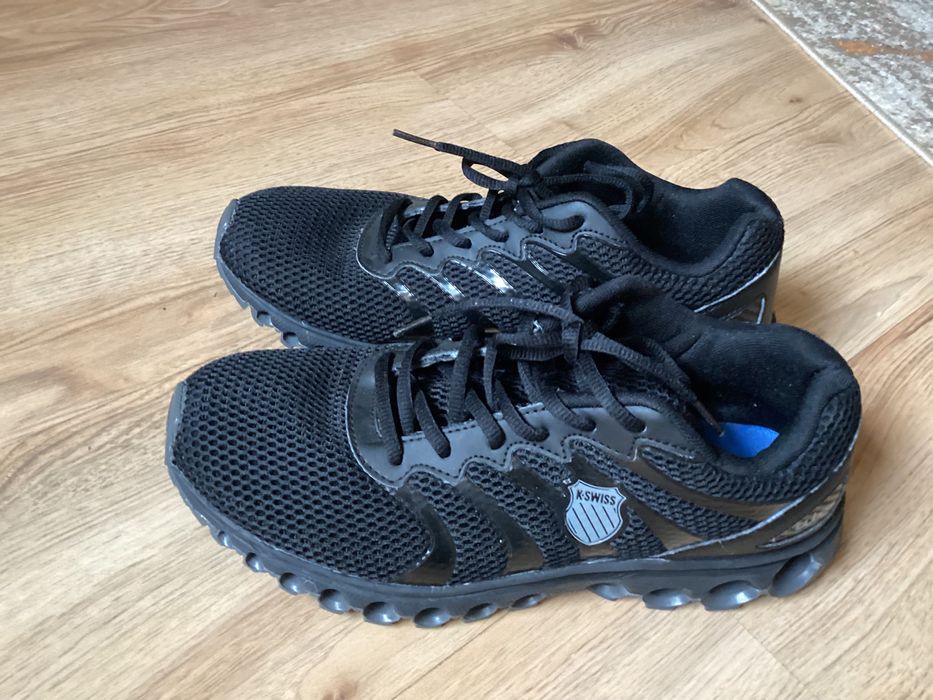 K-SWISS НОВИ маратонки №44