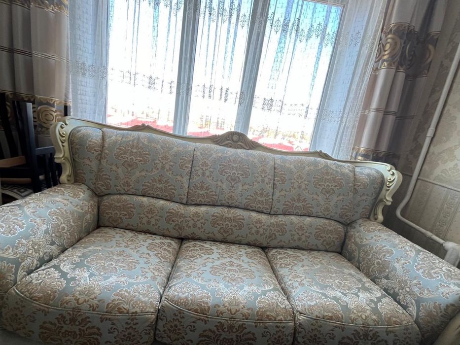 Диван в классическом стиле от Потютьков