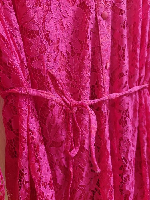 Различни марки и модели рокли