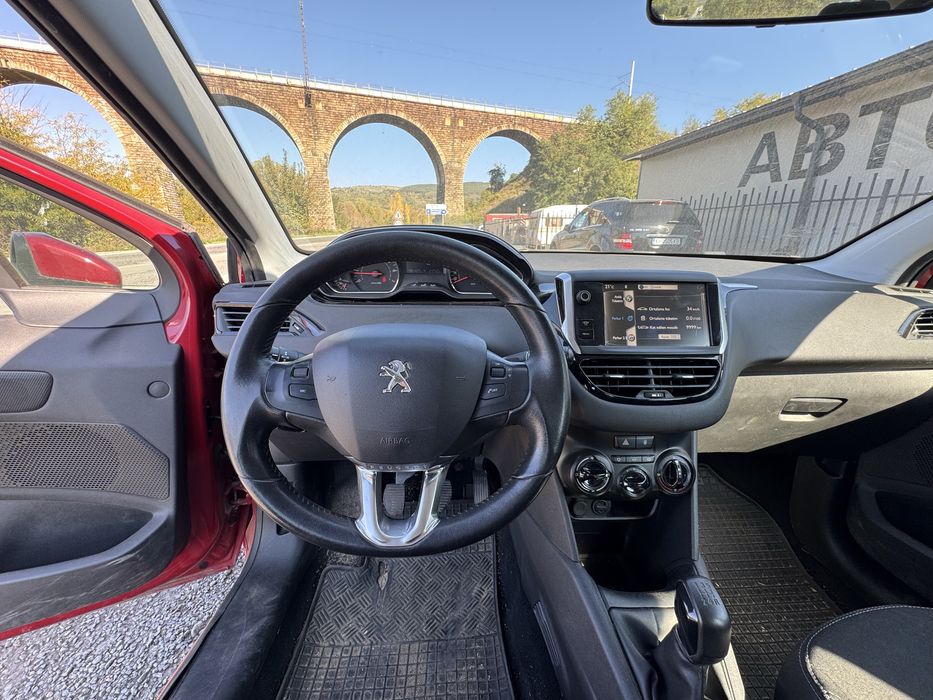 Peugeot 208 1.0i 68hp ZM01 НА ЧАСТИ