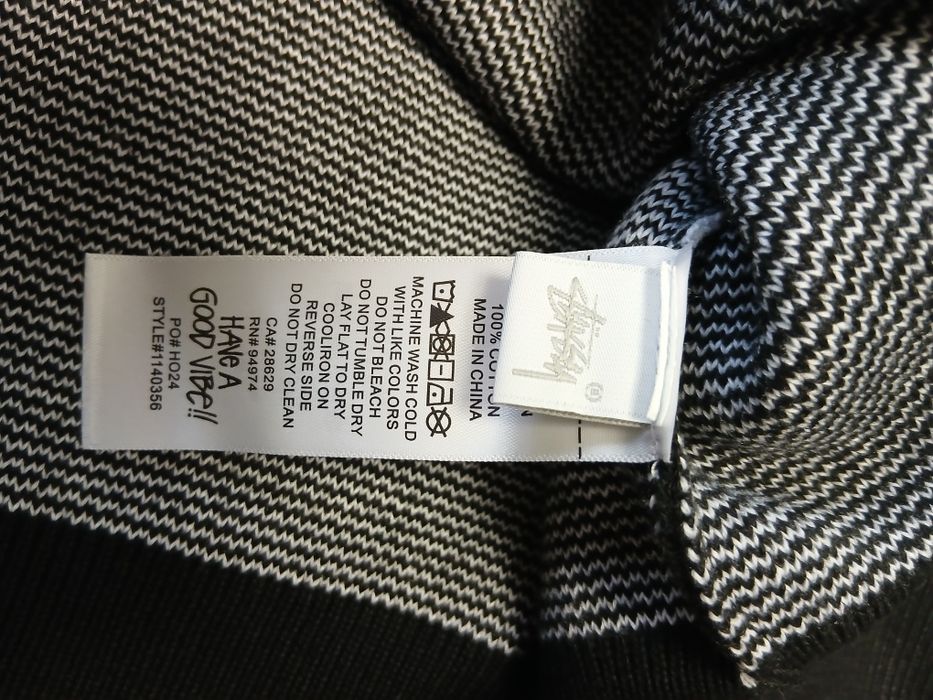 Bluza Neagră Stüssy - mărimea M - NOU