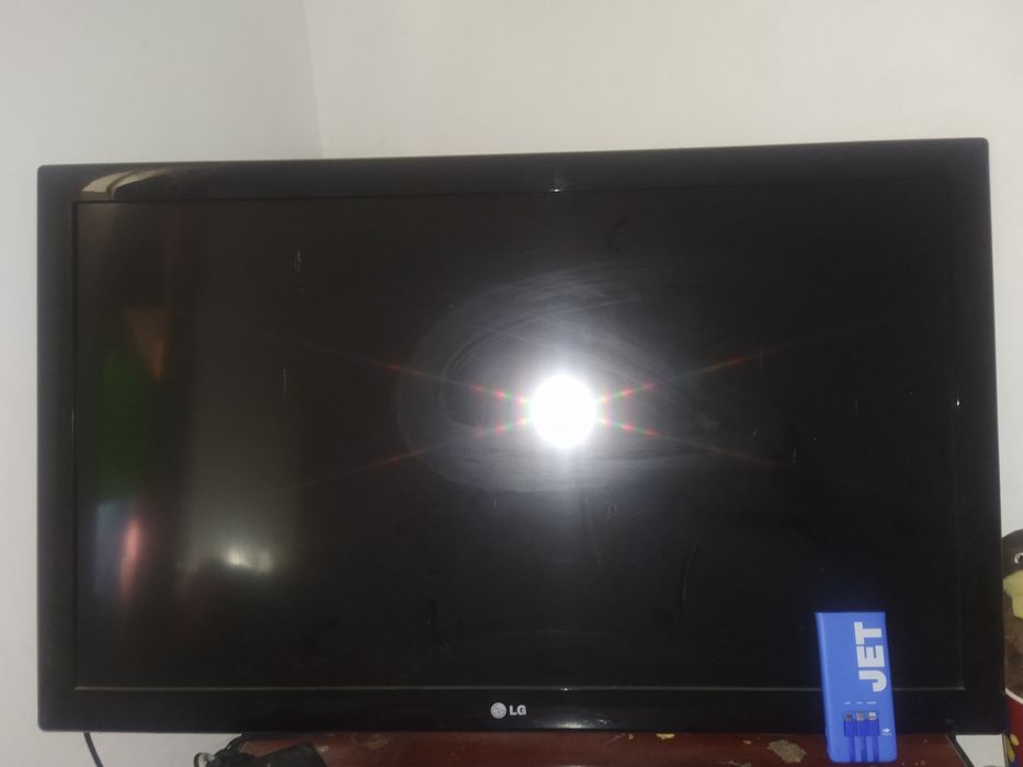 продам хороший телевизор LG