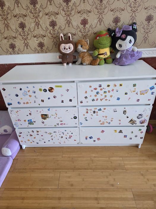 Продам тумбу , писменный стол,  комодесть доставка