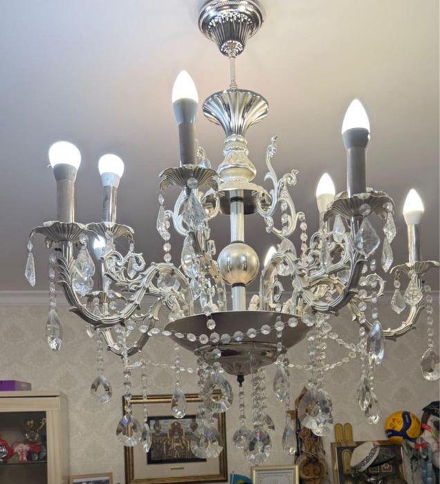 Продам люстру в хорошем состоянии