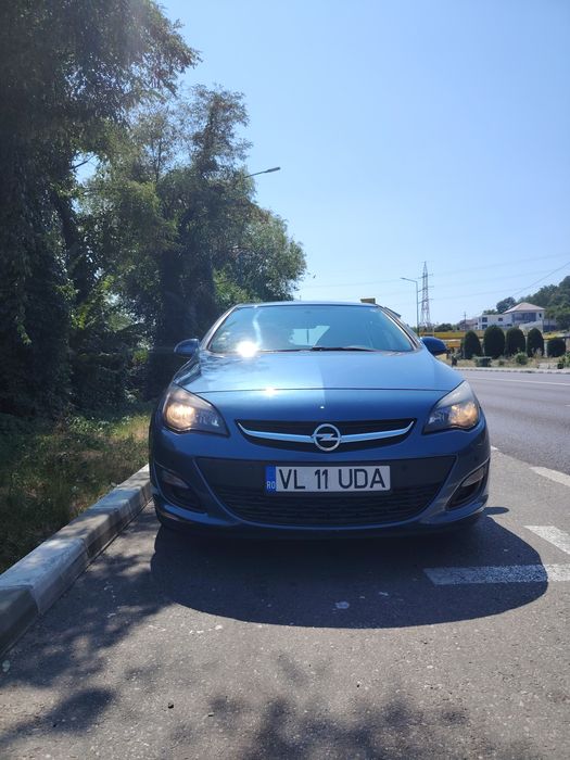 Vând Opel Astra J