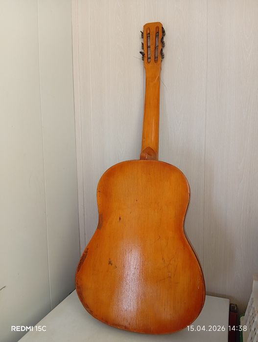 Срочно продам гитару