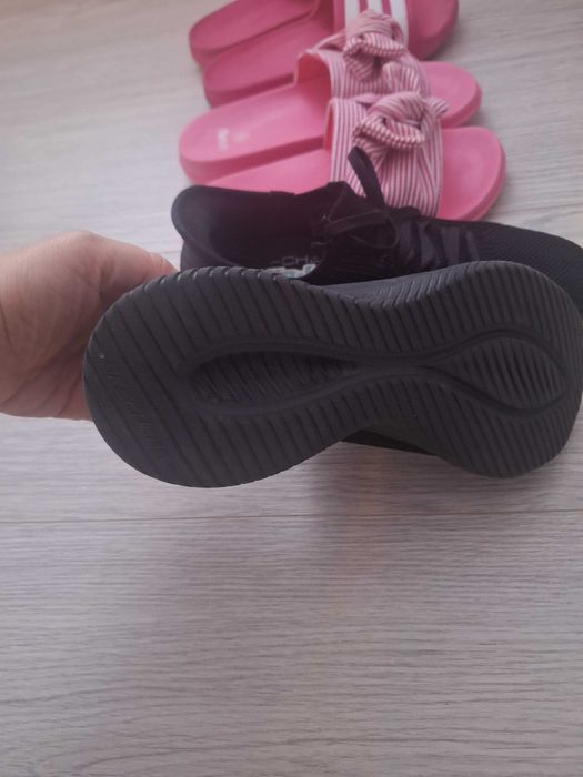 Детски чехли 2 броя 35 и маратонки 36 и подарък