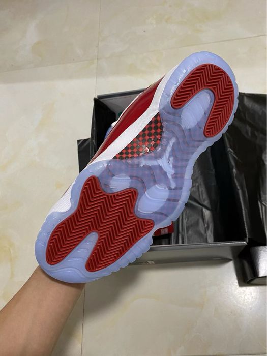 Air Jordan 11 Retro Cherry (2022)