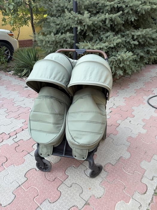 Коляска для двойни