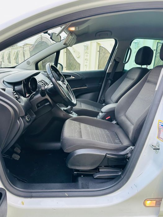 Vând Opel Meriva 2012