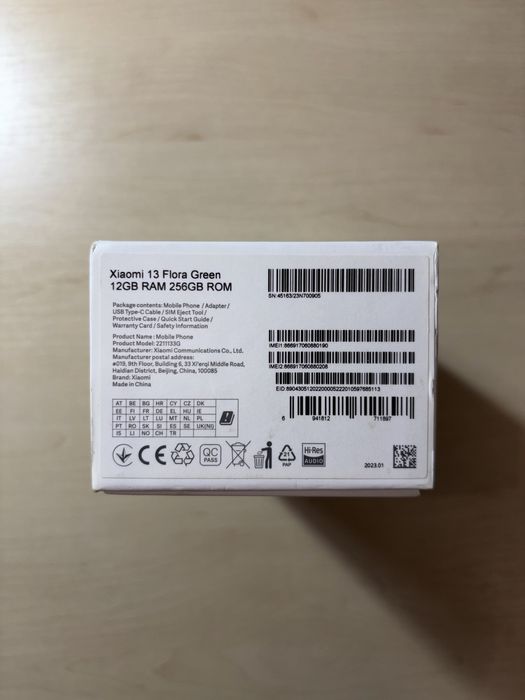 Продам смартфон xiaomi 13!