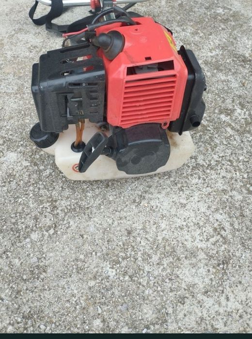 Продавам бензинов тример