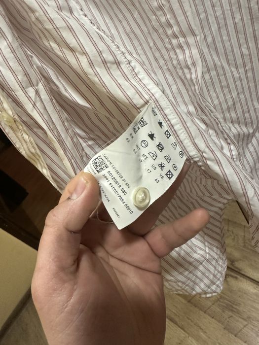 Риза BOSS slim fit xl/43 като нова обличана е веднъж