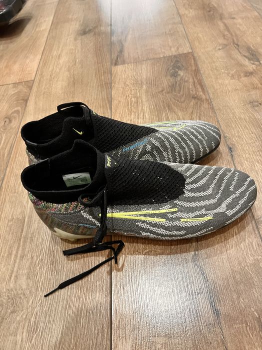 Бутсы Phantom Nike